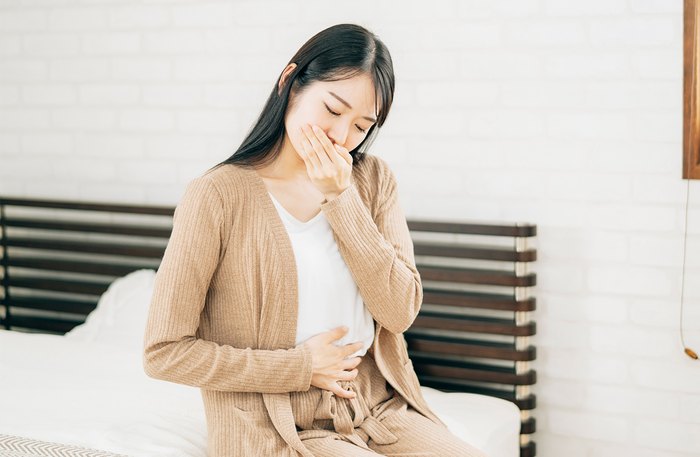 つわりや不調に寄り添ったケアを受ける妊娠中のママ